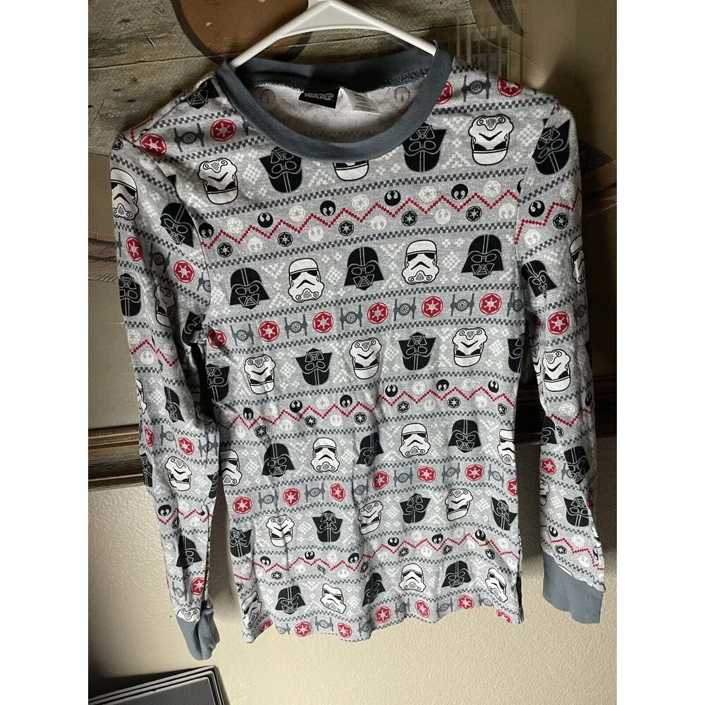 Star Wars Christmas shirt youth Medium M Long sleeve Darth Storm Troopers